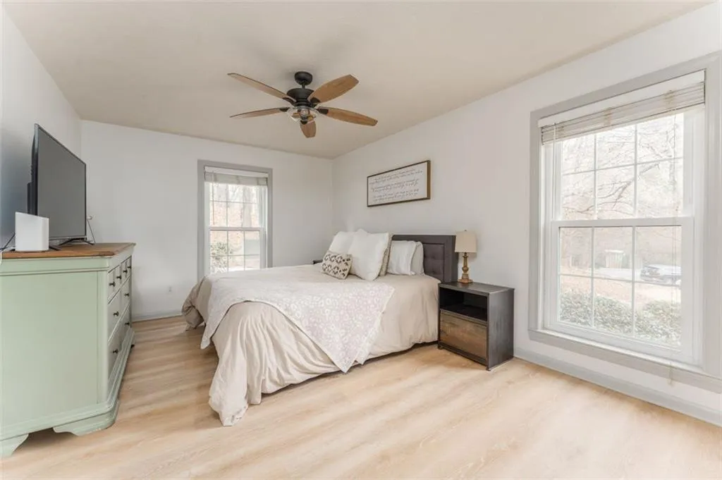 Light and bright owner's suite