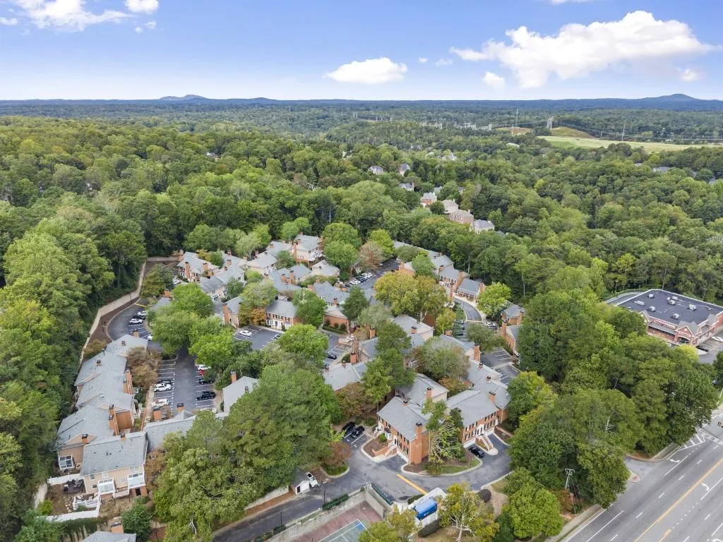 7500 Roswell Road Unit 38, Sandy Springs, Georgia 30350, 2 Bedrooms Bedrooms, ,2 BathroomsBathrooms,Residential,For Sale,7500 Roswell Road Unit 38,7658656