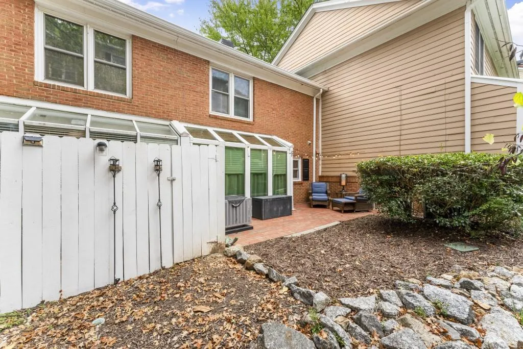7500 Roswell Road Unit 38, Sandy Springs, Georgia 30350, 2 Bedrooms Bedrooms, ,2 BathroomsBathrooms,Residential,For Sale,7500 Roswell Road Unit 38,7658656