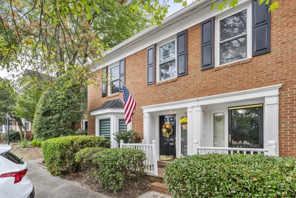 7500 Roswell Road Unit 38, Sandy Springs, Georgia 30350, 2 Bedrooms Bedrooms, ,2 BathroomsBathrooms,Residential,For Sale,7500 Roswell Road Unit 38,7658656