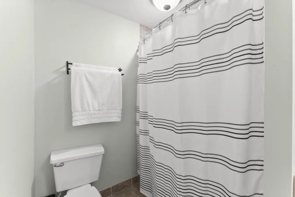 7500 Roswell Road Unit 38, Sandy Springs, Georgia 30350, 2 Bedrooms Bedrooms, ,2 BathroomsBathrooms,Residential,For Sale,7500 Roswell Road Unit 38,7658656
