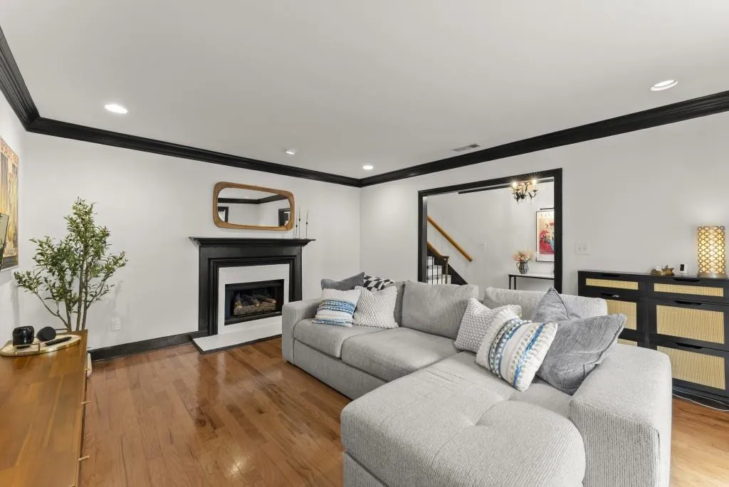 7500 Roswell Road Unit 38, Sandy Springs, Georgia 30350, 2 Bedrooms Bedrooms, ,2 BathroomsBathrooms,Residential,For Sale,7500 Roswell Road Unit 38,7658656
