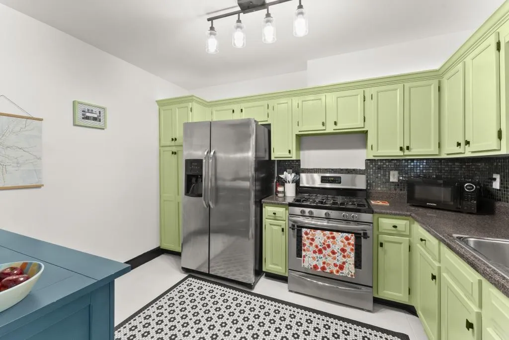 7500 Roswell Road Unit 38, Sandy Springs, Georgia 30350, 2 Bedrooms Bedrooms, ,2 BathroomsBathrooms,Residential,For Sale,7500 Roswell Road Unit 38,7658656