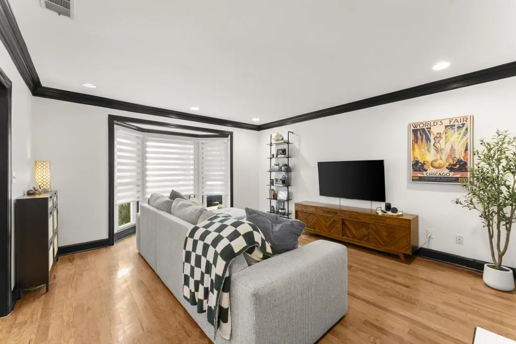 7500 Roswell Road Unit 38, Sandy Springs, Georgia 30350, 2 Bedrooms Bedrooms, ,2 BathroomsBathrooms,Residential,For Sale,7500 Roswell Road Unit 38,7658656