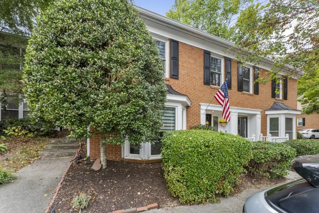 7500 Roswell Road Unit 38, Sandy Springs, Georgia 30350, 2 Bedrooms Bedrooms, ,2 BathroomsBathrooms,Residential,For Sale,7500 Roswell Road Unit 38,7658656