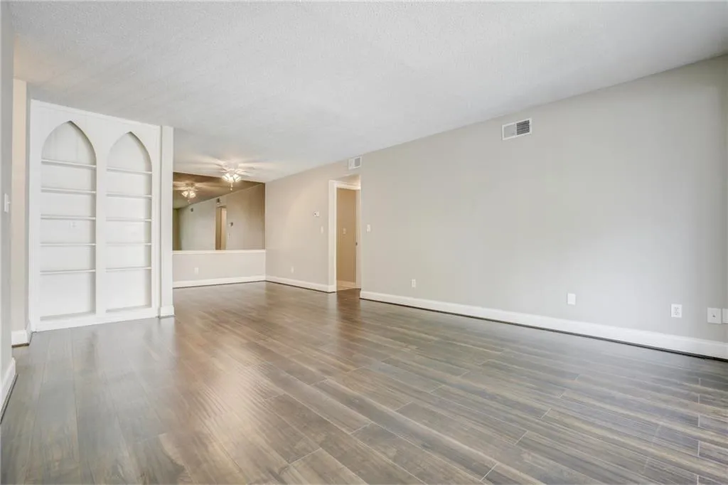 6851 Roswell Road Unit N5, Atlanta, Georgia 30328, 1 Bedroom Bedrooms, ,1 BathroomBathrooms,Residential,Sold,6851 Roswell Road Unit N5,5995456