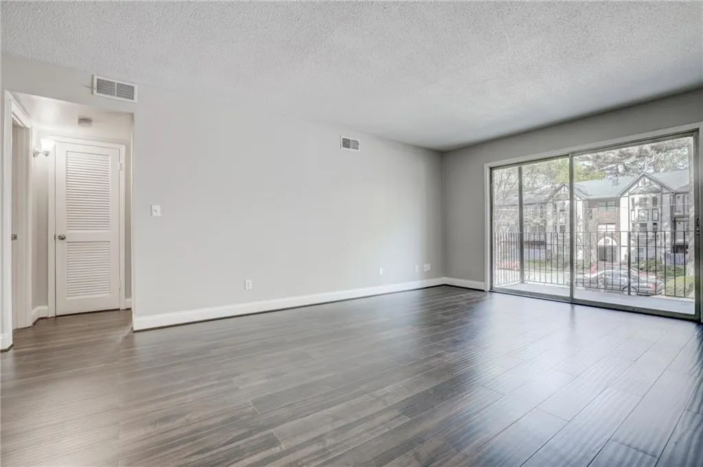 6851 Roswell Road Unit N5, Atlanta, Georgia 30328, 1 Bedroom Bedrooms, ,1 BathroomBathrooms,Residential,Sold,6851 Roswell Road Unit N5,5995456