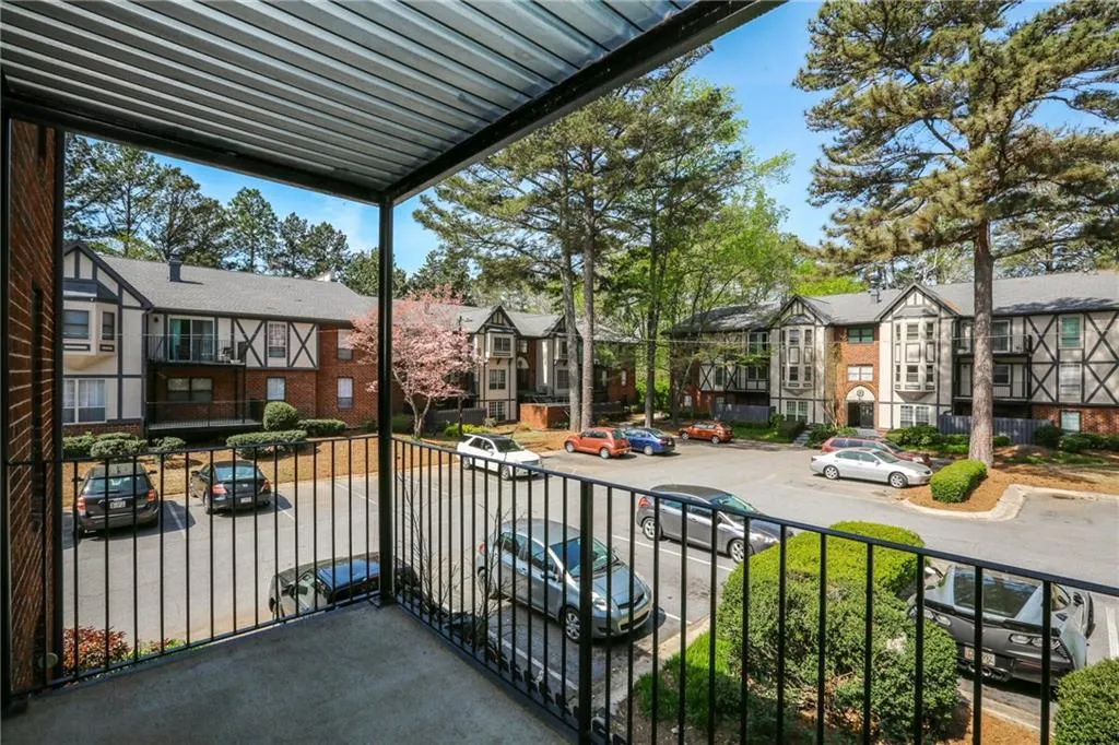 6851 Roswell Road Unit N5, Atlanta, Georgia 30328, 1 Bedroom Bedrooms, ,1 BathroomBathrooms,Residential,Sold,6851 Roswell Road Unit N5,5995456