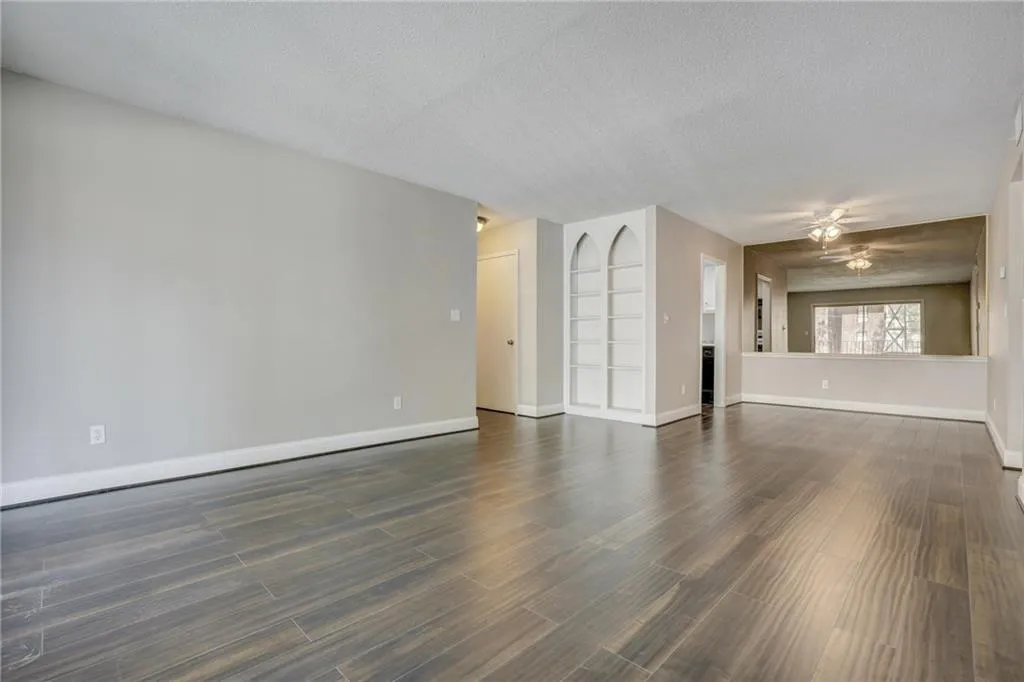6851 Roswell Road Unit N5, Atlanta, Georgia 30328, 1 Bedroom Bedrooms, ,1 BathroomBathrooms,Residential,Sold,6851 Roswell Road Unit N5,5995456
