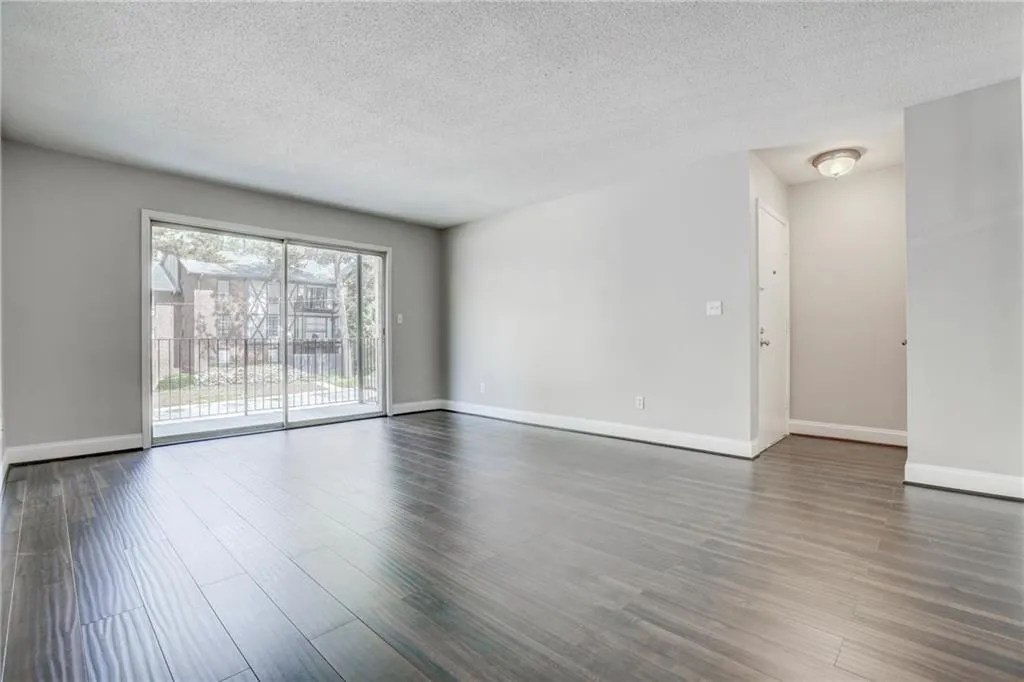 6851 Roswell Road Unit N5, Atlanta, Georgia 30328, 1 Bedroom Bedrooms, ,1 BathroomBathrooms,Residential,Sold,6851 Roswell Road Unit N5,5995456