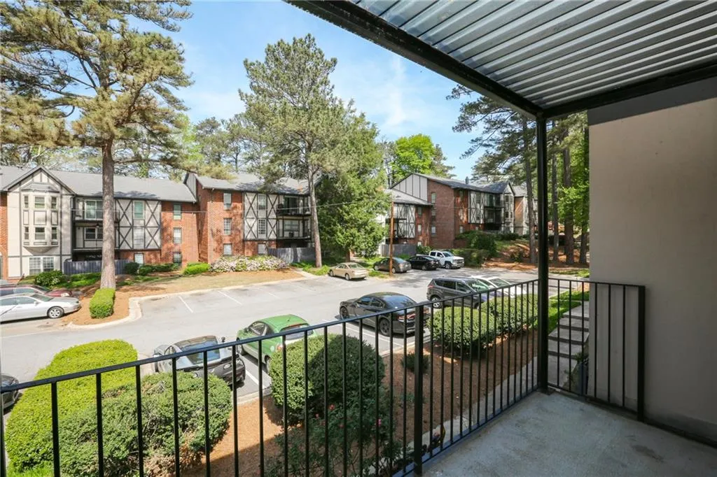 6851 Roswell Road Unit N5, Atlanta, Georgia 30328, 1 Bedroom Bedrooms, ,1 BathroomBathrooms,Residential,Sold,6851 Roswell Road Unit N5,5995456