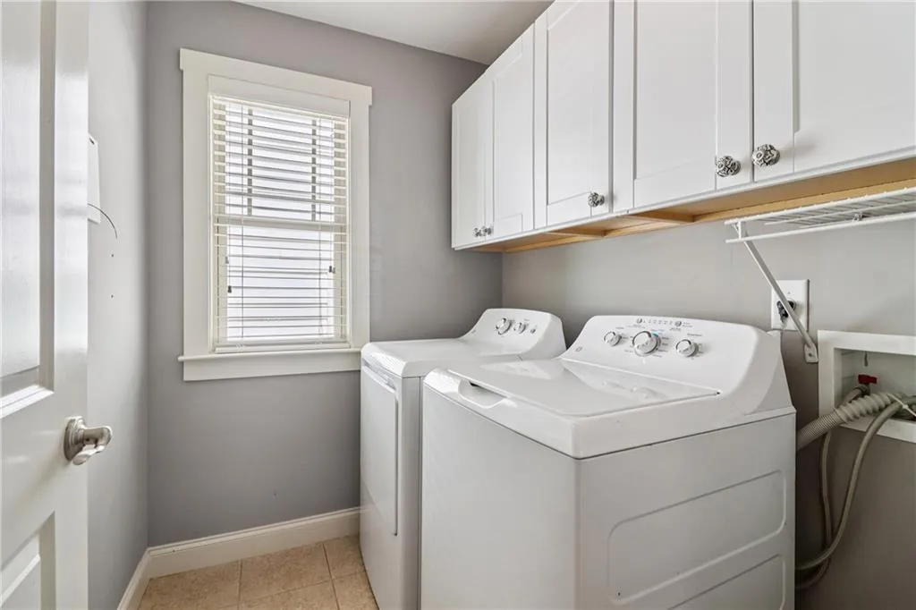 2075 Old Georgian Terrace Nw, Atlanta, Georgia 30318, 4 Bedrooms Bedrooms, ,3 BathroomsBathrooms,Residential,For Sale,2075 Old Georgian Terrace Nw,7626317