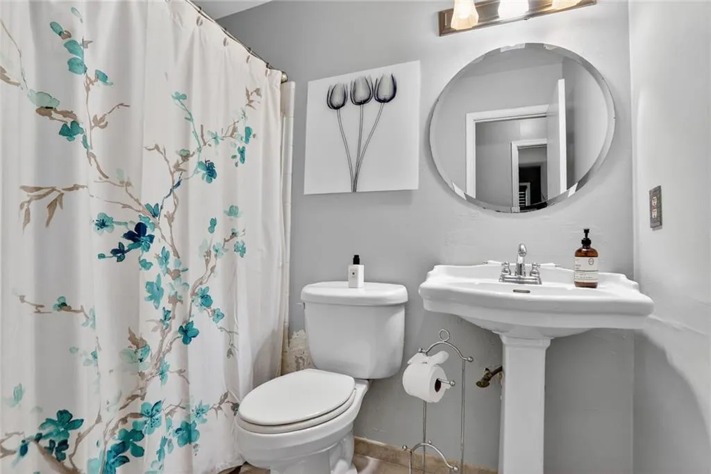 6431 Wright Road, Atlanta, Georgia 30328, 3 Bedrooms Bedrooms, ,2 BathroomsBathrooms,Residential,For Sale,6431 Wright Road,7744735