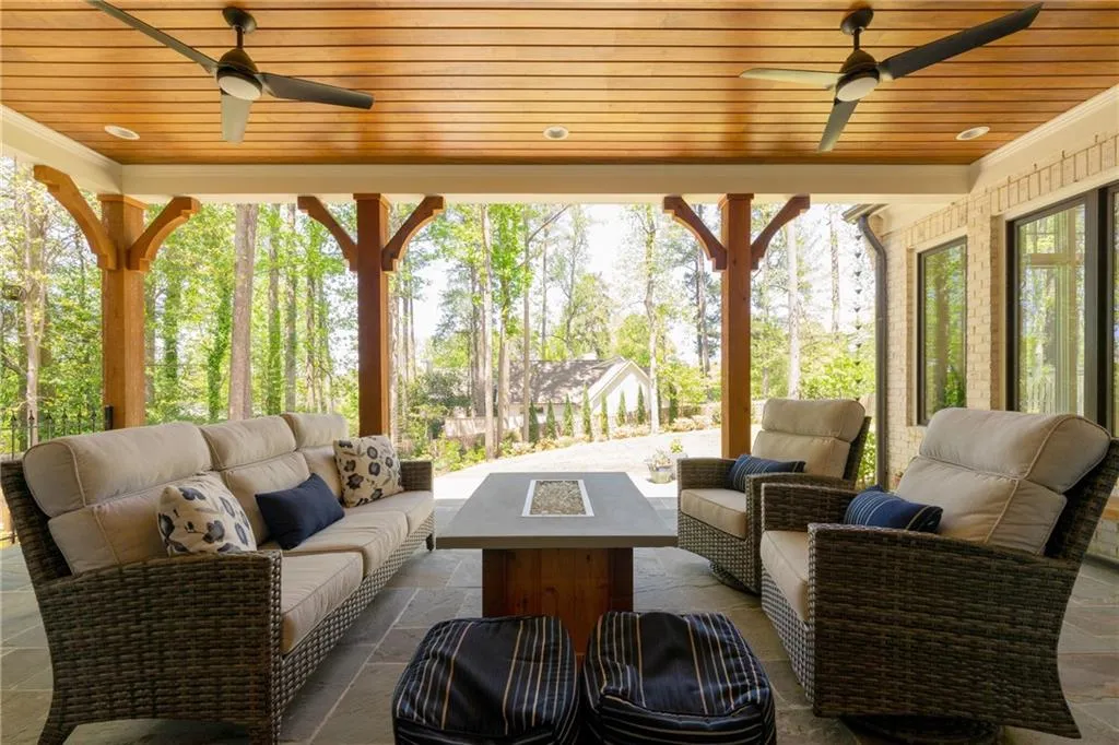1104 Roxboro Drive Ne, Atlanta, Georgia 30324, 4 Bedrooms Bedrooms, ,4 BathroomsBathrooms,Residential,Sold,1104 Roxboro Drive Ne,7030484