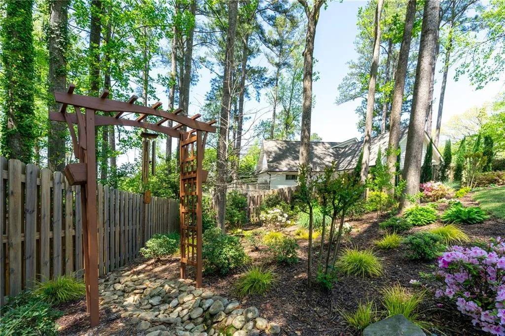 1104 Roxboro Drive Ne, Atlanta, Georgia 30324, 4 Bedrooms Bedrooms, ,4 BathroomsBathrooms,Residential,Sold,1104 Roxboro Drive Ne,7030484