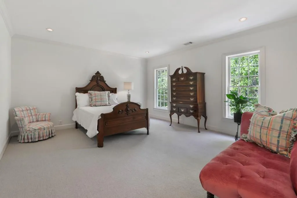 545 Pickering Lane, Atlanta, Georgia 30327, 5 Bedrooms Bedrooms, ,4 BathroomsBathrooms,Residential,Sold,545 Pickering Lane,6631863