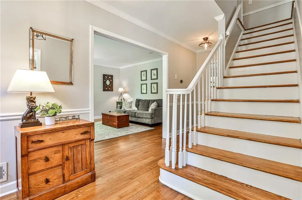 7225 Hunters Branch Drive, Atlanta, Georgia 30328, 4 Bedrooms Bedrooms, ,2 BathroomsBathrooms,Residential,Sold,7225 Hunters Branch Drive,7207308