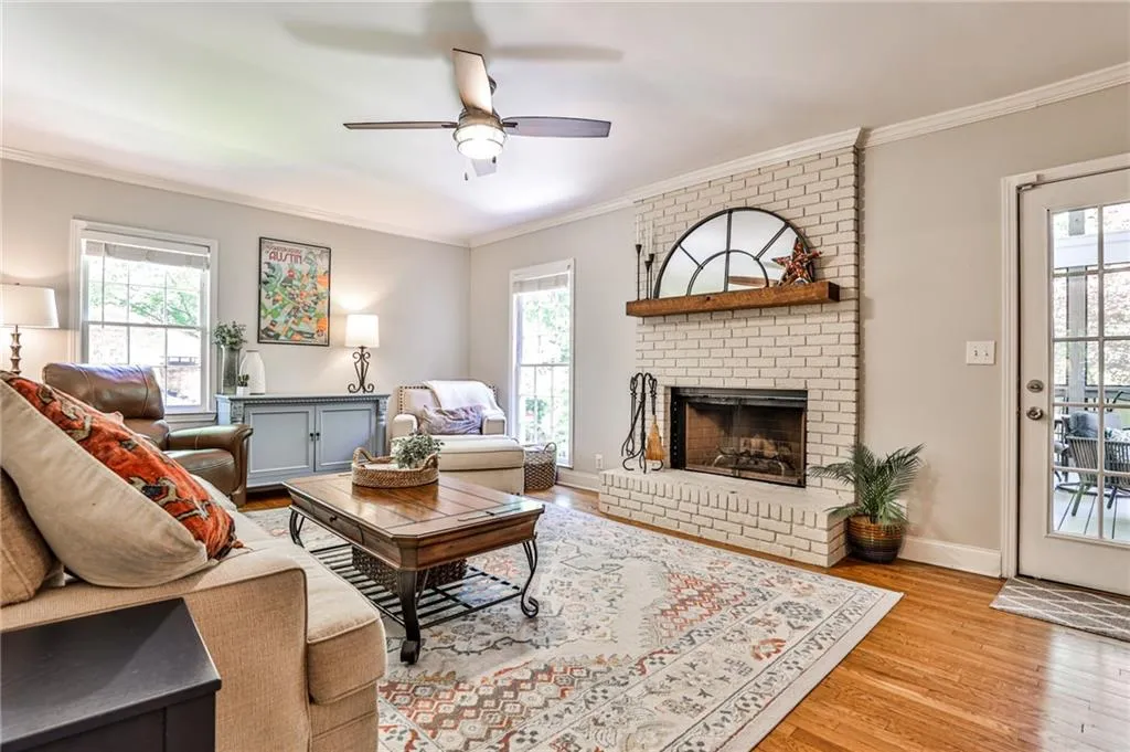 7225 Hunters Branch Drive, Atlanta, Georgia 30328, 4 Bedrooms Bedrooms, ,2 BathroomsBathrooms,Residential,Sold,7225 Hunters Branch Drive,7207308
