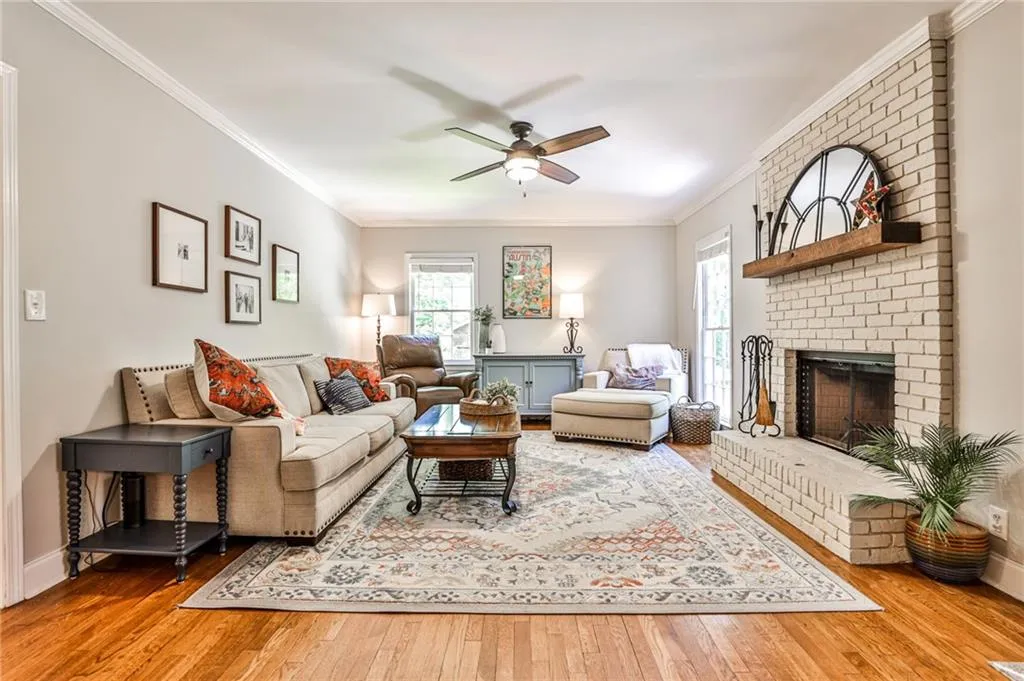7225 Hunters Branch Drive, Atlanta, Georgia 30328, 4 Bedrooms Bedrooms, ,2 BathroomsBathrooms,Residential,Sold,7225 Hunters Branch Drive,7207308