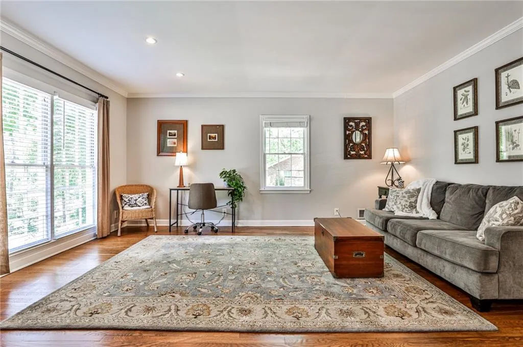 7225 Hunters Branch Drive, Atlanta, Georgia 30328, 4 Bedrooms Bedrooms, ,2 BathroomsBathrooms,Residential,Sold,7225 Hunters Branch Drive,7207308
