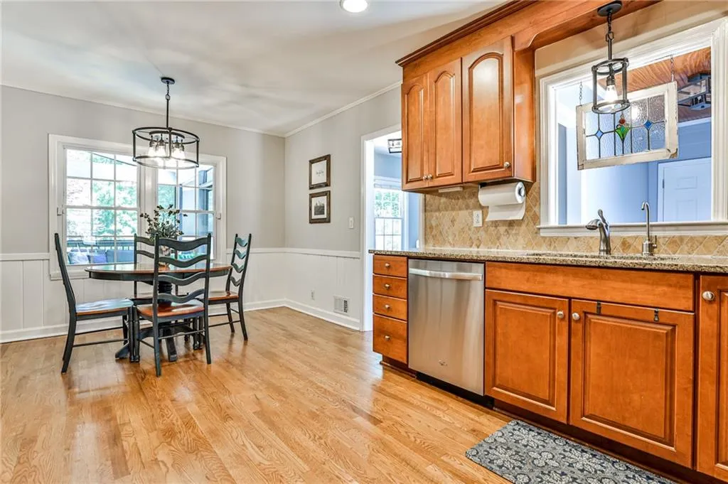7225 Hunters Branch Drive, Atlanta, Georgia 30328, 4 Bedrooms Bedrooms, ,2 BathroomsBathrooms,Residential,Sold,7225 Hunters Branch Drive,7207308