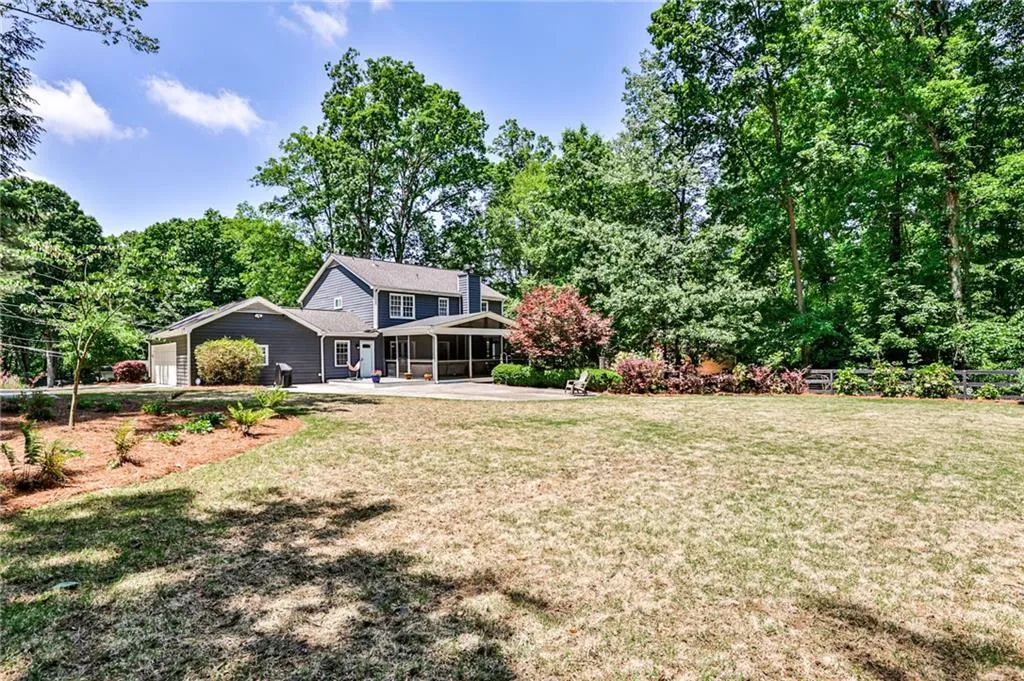 7225 Hunters Branch Drive, Atlanta, Georgia 30328, 4 Bedrooms Bedrooms, ,2 BathroomsBathrooms,Residential,Sold,7225 Hunters Branch Drive,7207308