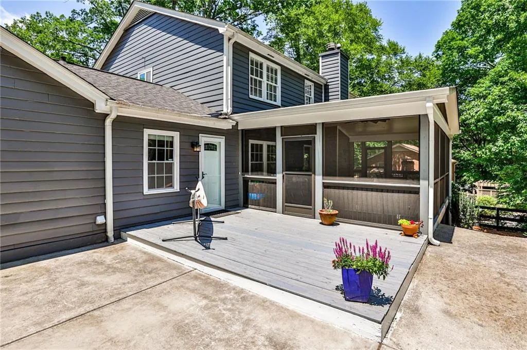 7225 Hunters Branch Drive, Atlanta, Georgia 30328, 4 Bedrooms Bedrooms, ,2 BathroomsBathrooms,Residential,Sold,7225 Hunters Branch Drive,7207308