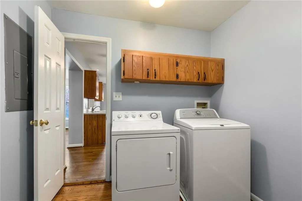 6422 Vernon Woods Drive, Atlanta, Georgia 30328, 3 Bedrooms Bedrooms, ,3 BathroomsBathrooms,Residential,Sold,6422 Vernon Woods Drive,6662550