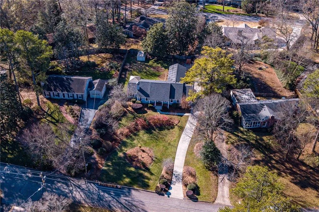 6422 Vernon Woods Drive, Atlanta, Georgia 30328, 3 Bedrooms Bedrooms, ,3 BathroomsBathrooms,Residential,Sold,6422 Vernon Woods Drive,6662550