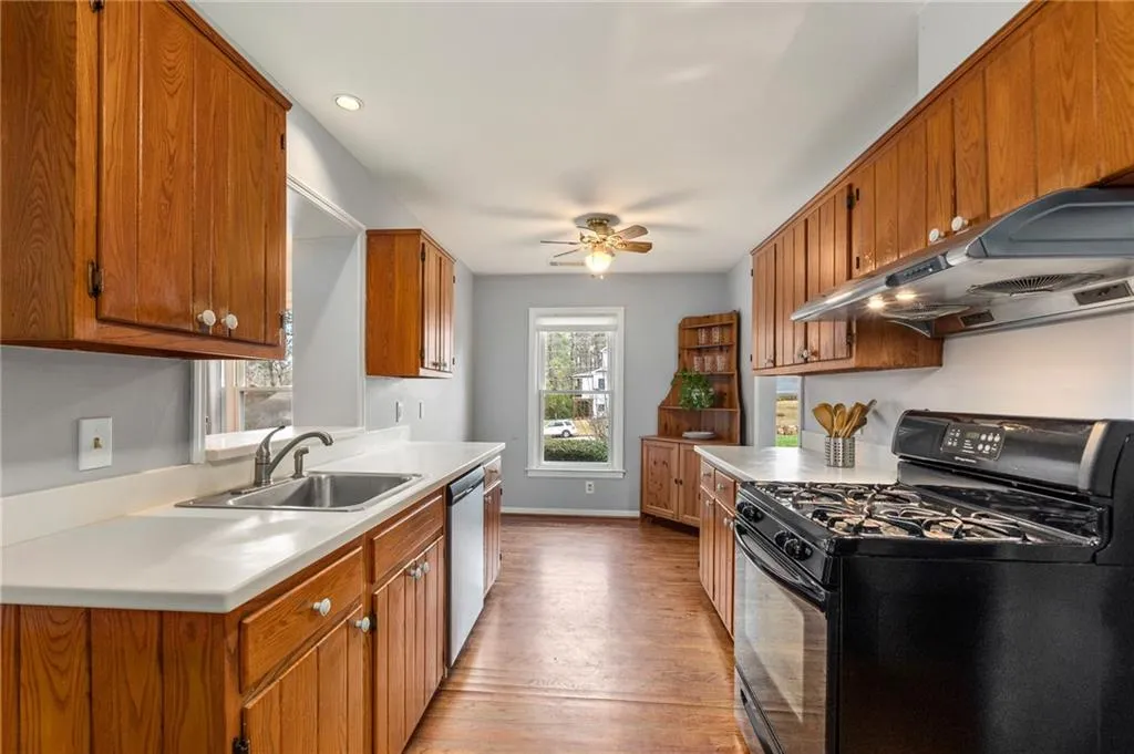 6422 Vernon Woods Drive, Atlanta, Georgia 30328, 3 Bedrooms Bedrooms, ,3 BathroomsBathrooms,Residential,Sold,6422 Vernon Woods Drive,6662550