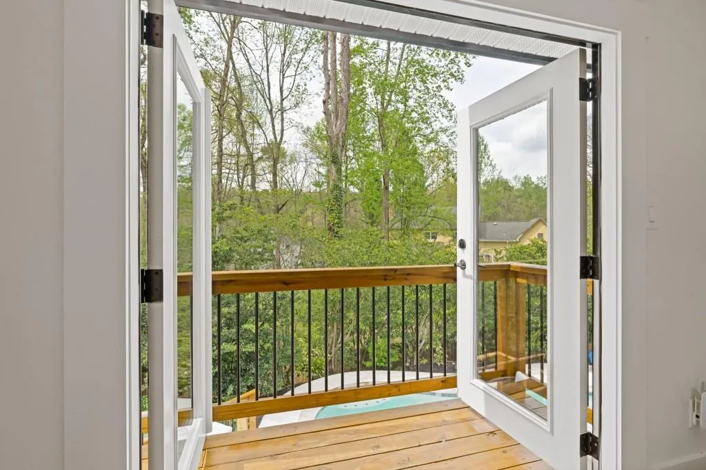 Juliet Balcony's On Every Bedroom In This Home!