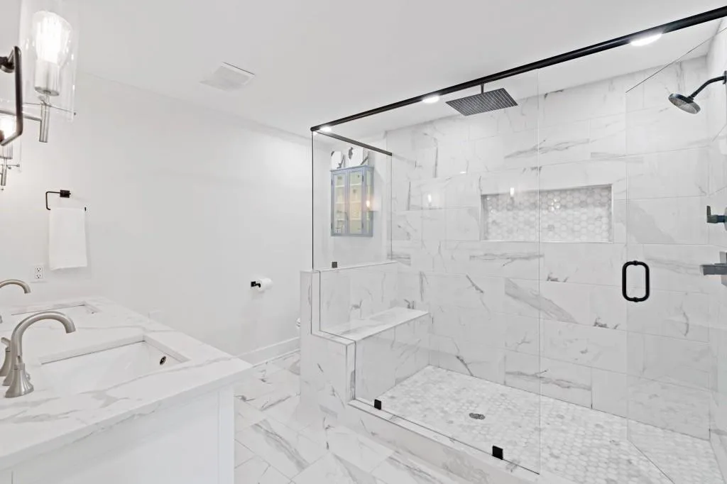 Spa-Like Bath Retreat!