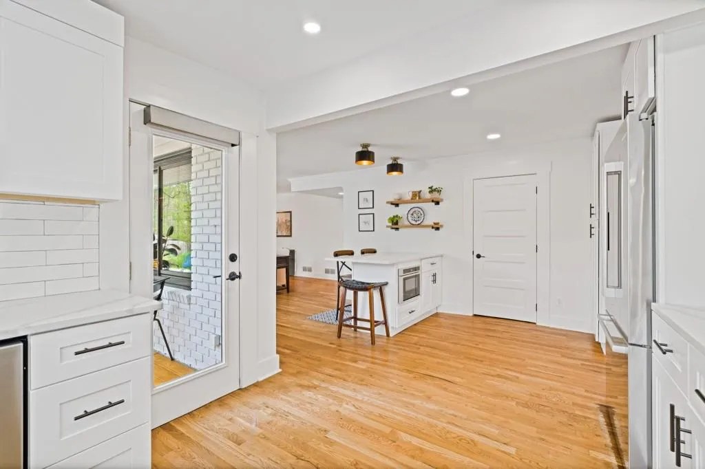 Multiple Access Points To The Outdoor Oasis!