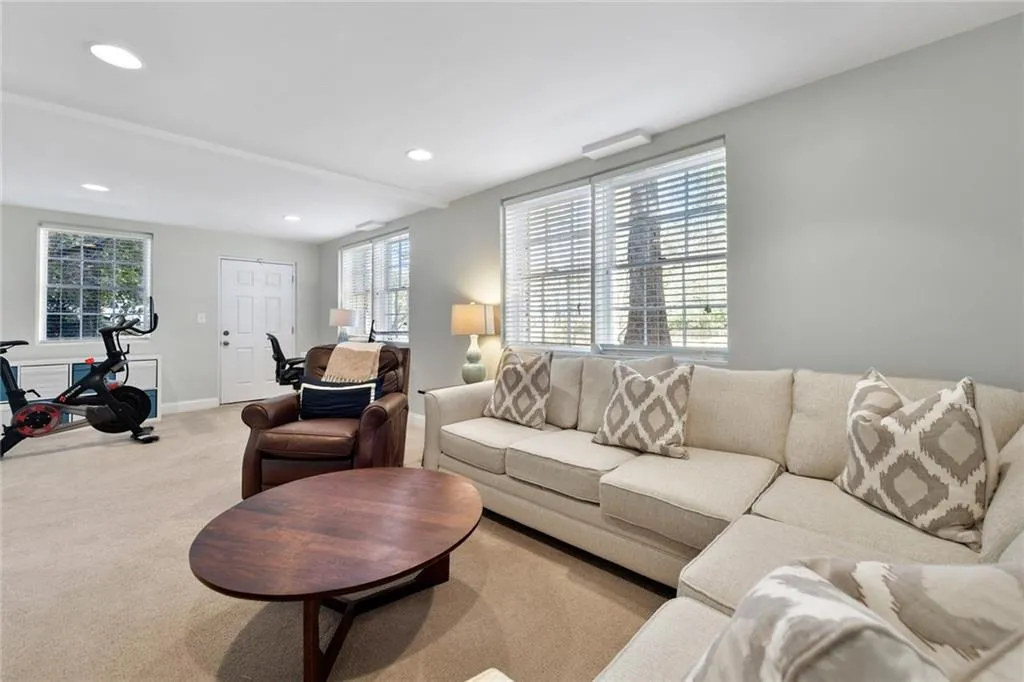 5810 Hilderbrand Drive, Sandy Springs, Georgia 30328, 3 Bedrooms Bedrooms, ,3 BathroomsBathrooms,Residential,Sold,5810 Hilderbrand Drive,6959909