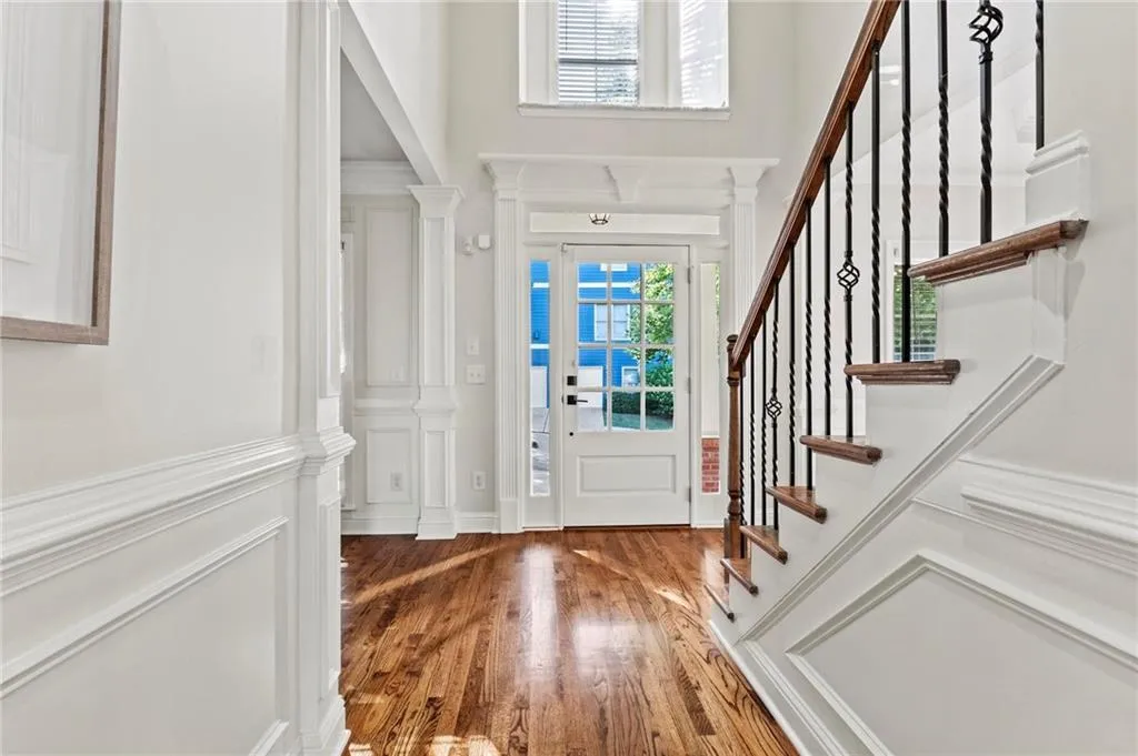 2165 Parkview Run Nw, Atlanta, Georgia 30318, 3 Bedrooms Bedrooms, ,2 BathroomsBathrooms,Residential,For Sale,2165 Parkview Run Nw,7649804