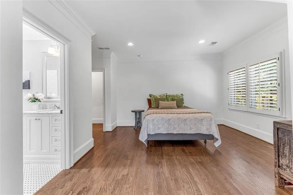 5250 Woodridge Forest Trail, Sandy Springs, Georgia 30327, 6 Bedrooms Bedrooms, ,6 BathroomsBathrooms,Residential,Sold,5250 Woodridge Forest Trail,7199991