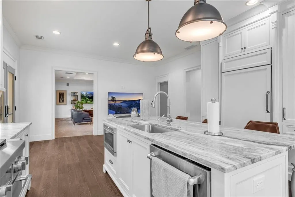 5250 Woodridge Forest Trail, Sandy Springs, Georgia 30327, 6 Bedrooms Bedrooms, ,6 BathroomsBathrooms,Residential,Sold,5250 Woodridge Forest Trail,7199991