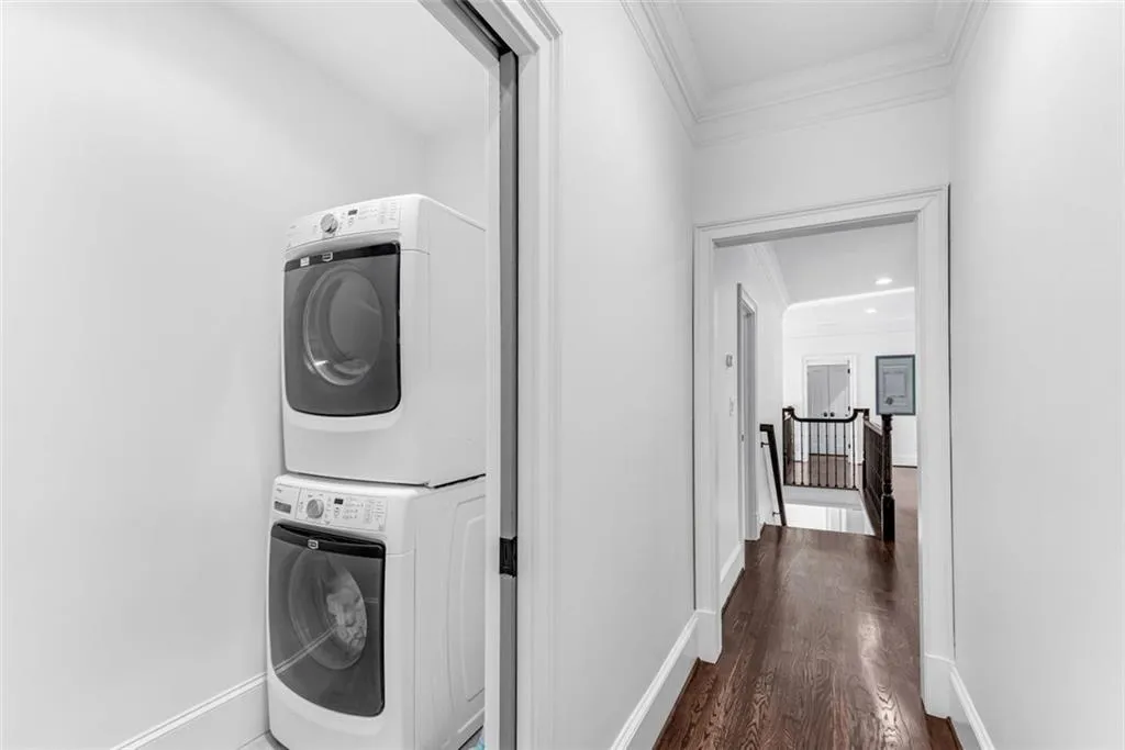 5250 Woodridge Forest Trail, Sandy Springs, Georgia 30327, 6 Bedrooms Bedrooms, ,6 BathroomsBathrooms,Residential,Sold,5250 Woodridge Forest Trail,7199991