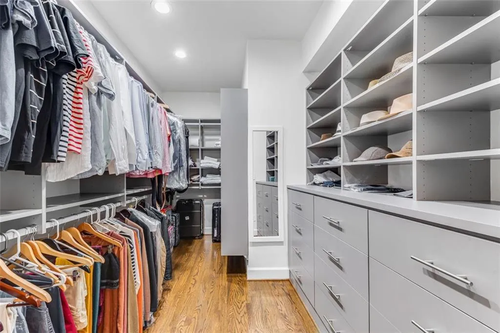 5250 Woodridge Forest Trail, Sandy Springs, Georgia 30327, 6 Bedrooms Bedrooms, ,6 BathroomsBathrooms,Residential,Sold,5250 Woodridge Forest Trail,7199991