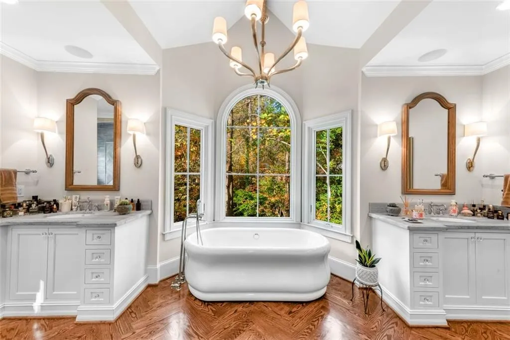 5250 Woodridge Forest Trail, Sandy Springs, Georgia 30327, 6 Bedrooms Bedrooms, ,6 BathroomsBathrooms,Residential,Sold,5250 Woodridge Forest Trail,7199991