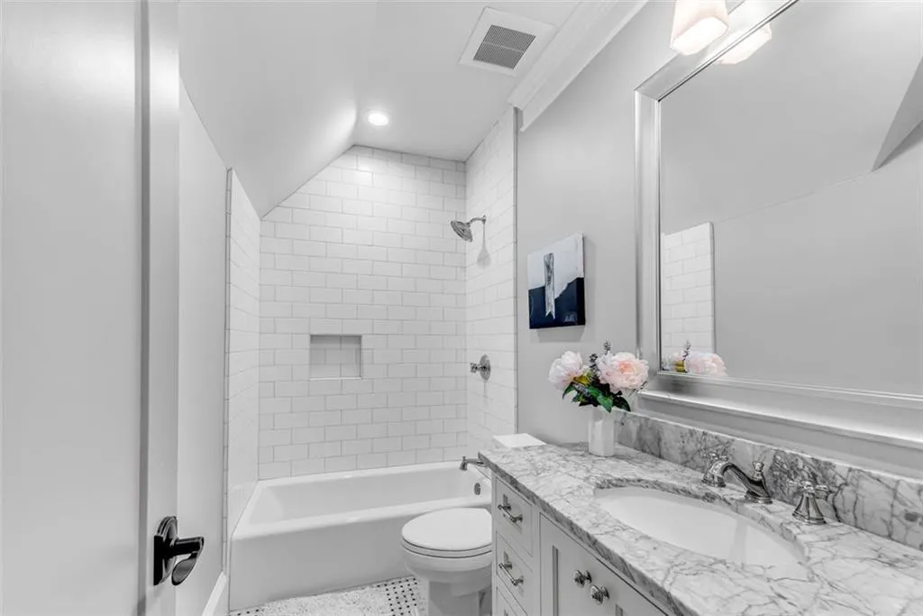 5250 Woodridge Forest Trail, Sandy Springs, Georgia 30327, 6 Bedrooms Bedrooms, ,6 BathroomsBathrooms,Residential,Sold,5250 Woodridge Forest Trail,7199991