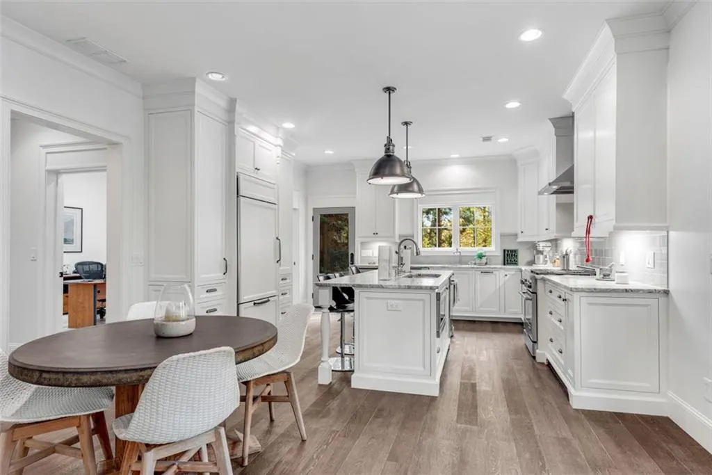 5250 Woodridge Forest Trail, Sandy Springs, Georgia 30327, 6 Bedrooms Bedrooms, ,6 BathroomsBathrooms,Residential,Sold,5250 Woodridge Forest Trail,7199991