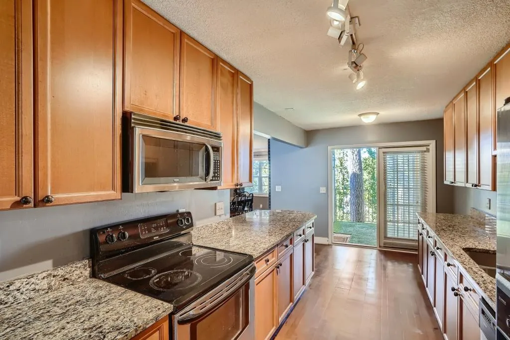 750 Dalrymple Road Unit G1, Sandy Springs, Georgia 30328, 3 Bedrooms Bedrooms, ,2 BathroomsBathrooms,Residential,Sold,750 Dalrymple Road Unit G1,6964484