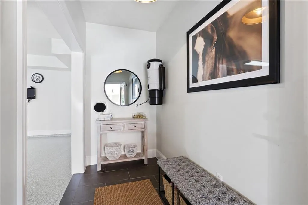 1085 Charles Towne Square, Sandy Springs, Georgia 30328, 4 Bedrooms Bedrooms, ,3 BathroomsBathrooms,Residential,Sold,1085 Charles Towne Square,6875673