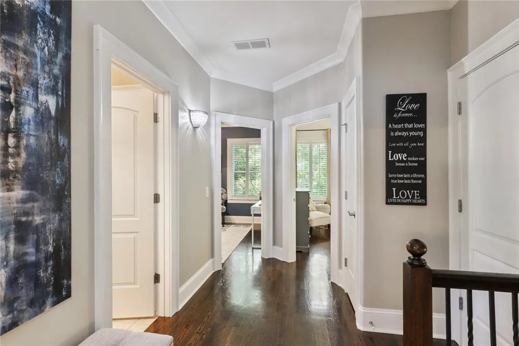 1085 Charles Towne Square, Sandy Springs, Georgia 30328, 4 Bedrooms Bedrooms, ,3 BathroomsBathrooms,Residential,Sold,1085 Charles Towne Square,6875673