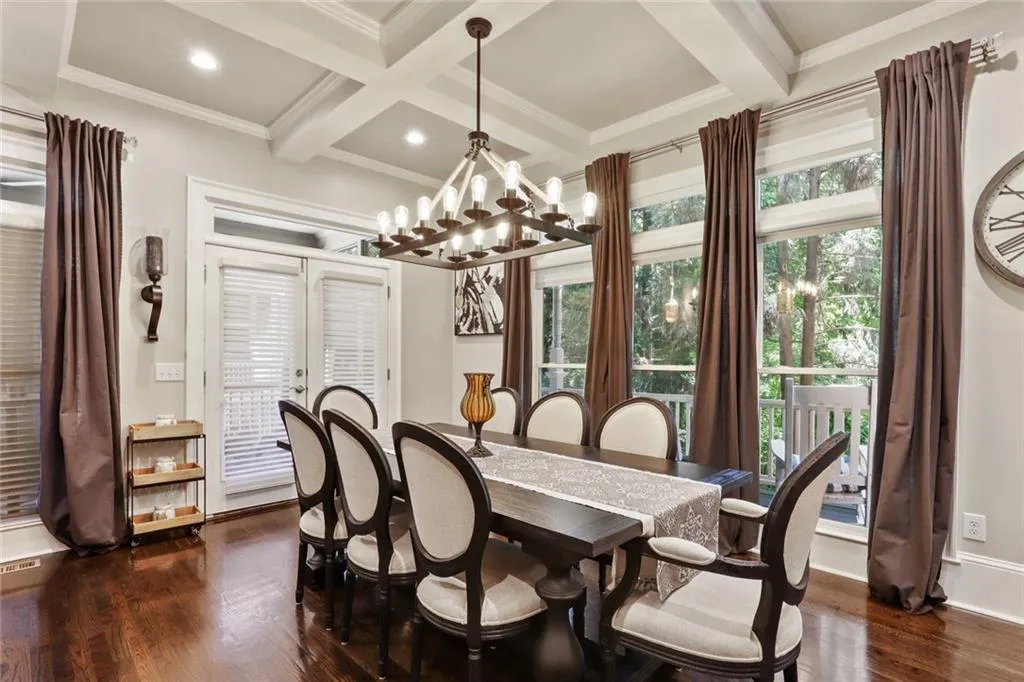 1085 Charles Towne Square, Sandy Springs, Georgia 30328, 4 Bedrooms Bedrooms, ,3 BathroomsBathrooms,Residential,Sold,1085 Charles Towne Square,6875673