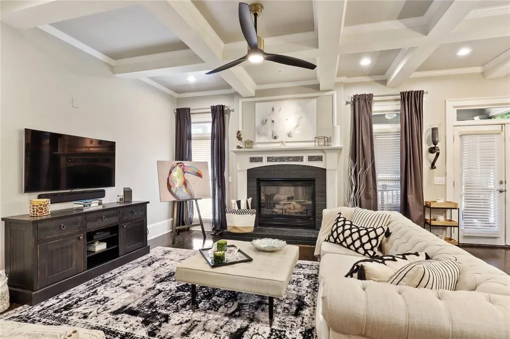 1085 Charles Towne Square, Sandy Springs, Georgia 30328, 4 Bedrooms Bedrooms, ,3 BathroomsBathrooms,Residential,Sold,1085 Charles Towne Square,6875673