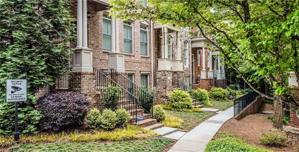 1085 Charles Towne Square, Sandy Springs, Georgia 30328, 4 Bedrooms Bedrooms, ,3 BathroomsBathrooms,Residential,Sold,1085 Charles Towne Square,6875673