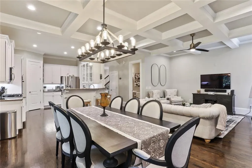 1085 Charles Towne Square, Sandy Springs, Georgia 30328, 4 Bedrooms Bedrooms, ,3 BathroomsBathrooms,Residential,Sold,1085 Charles Towne Square,6875673