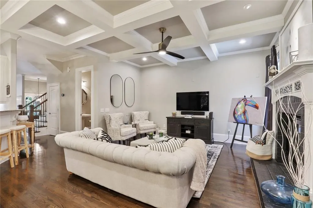 1085 Charles Towne Square, Sandy Springs, Georgia 30328, 4 Bedrooms Bedrooms, ,3 BathroomsBathrooms,Residential,Sold,1085 Charles Towne Square,6875673